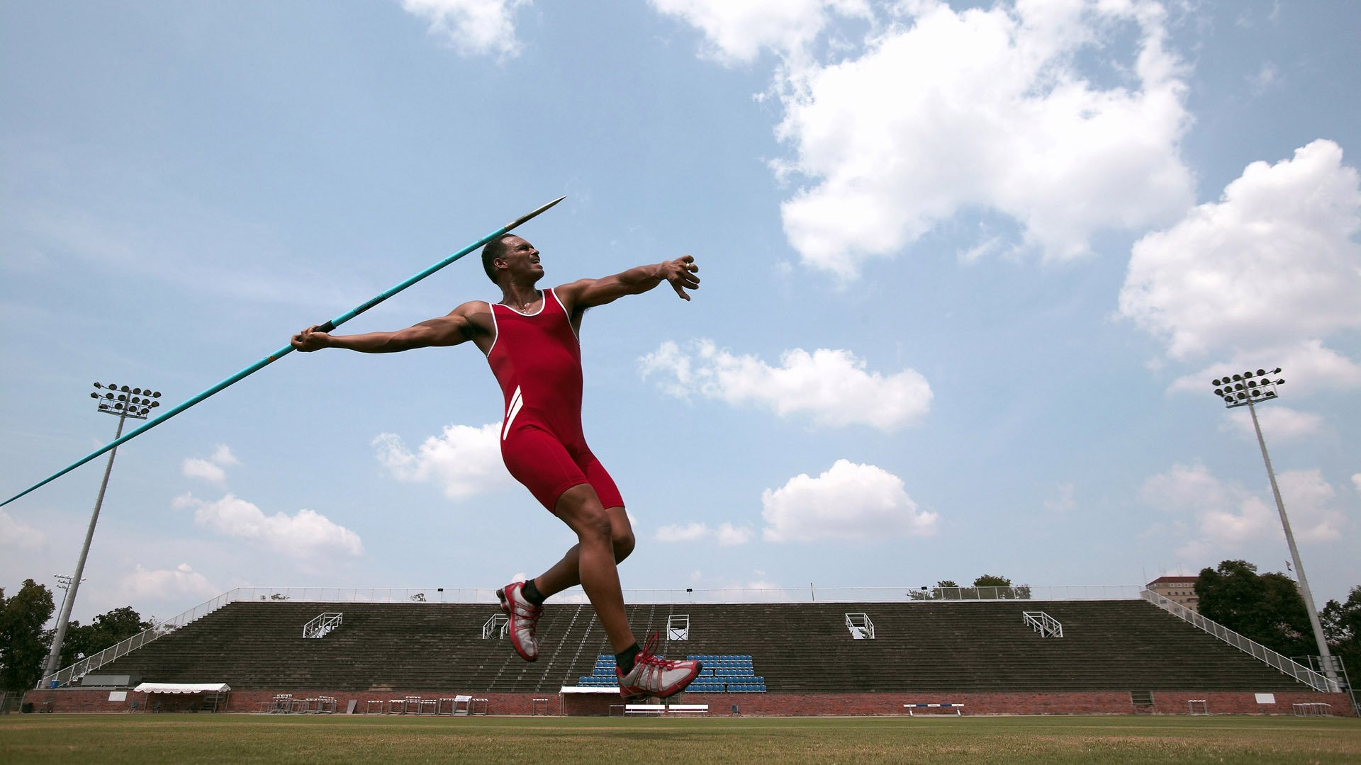 掘金替补中锋称比赛经验仍需提升，掘金得分后卫